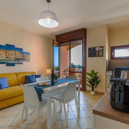 Apartment Uno Sguardo Sul Mare - - *