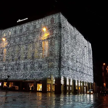 Uno Sguardo Sul Mare - - *