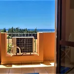 Uno Sguardo Sul Mare - -