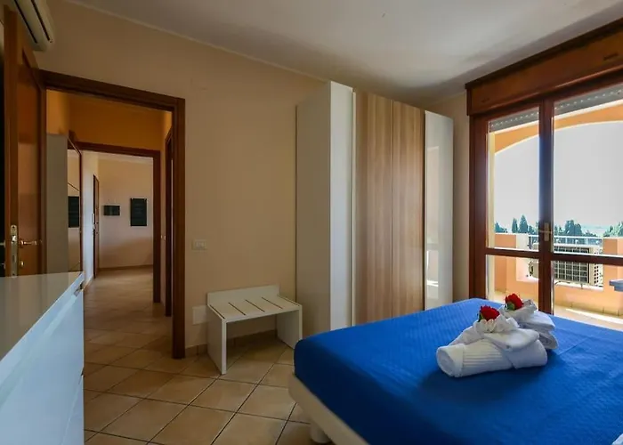 Apartment Uno Sguardo Sul Mare - - *